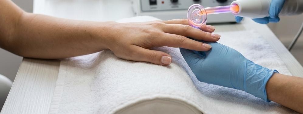 Aplicação de alta frequência nas mãos
